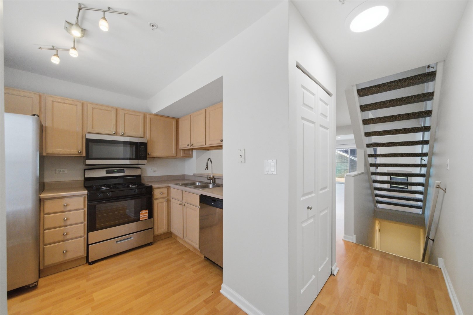 8009 Lincoln Avenue Property Photo 10