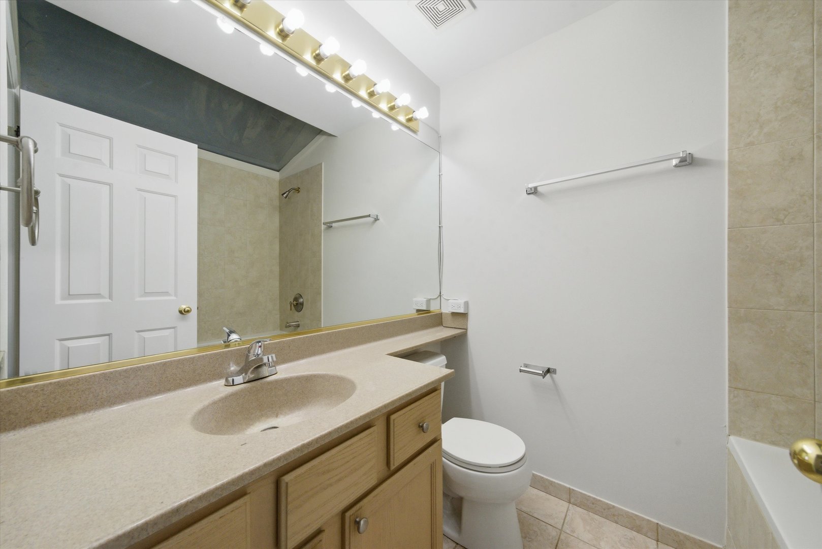 8009 Lincoln Avenue Property Photo 12