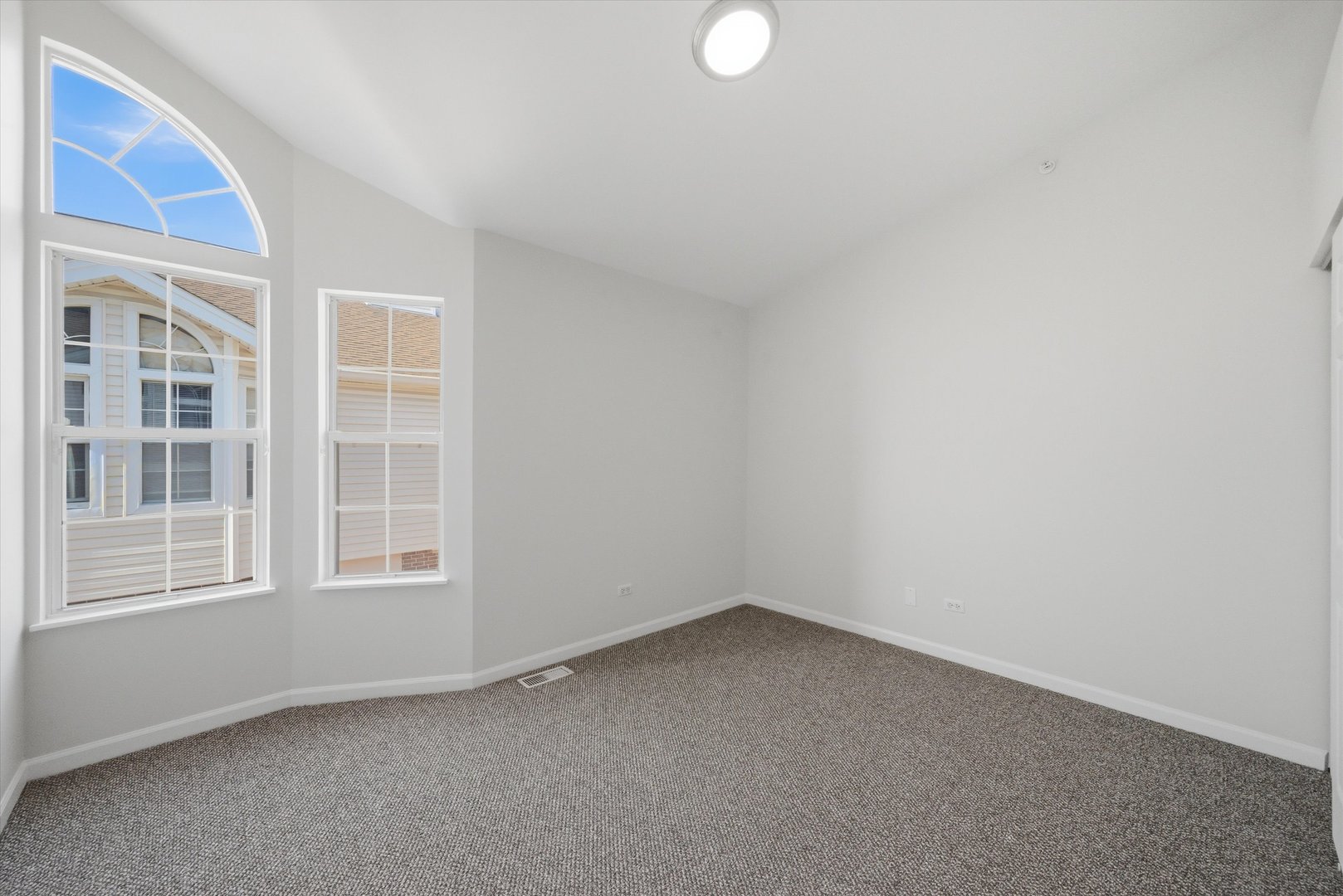 8009 Lincoln Avenue Property Photo 15