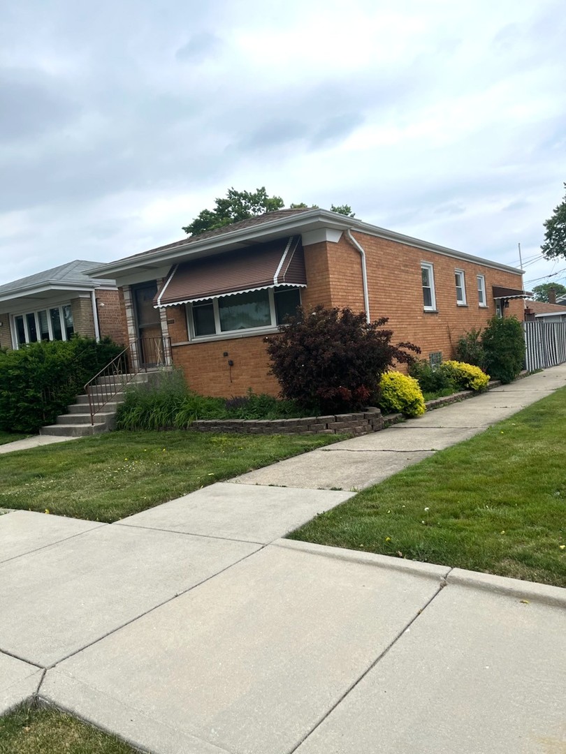 5959 S Rutherford Avenue Property Photo 2