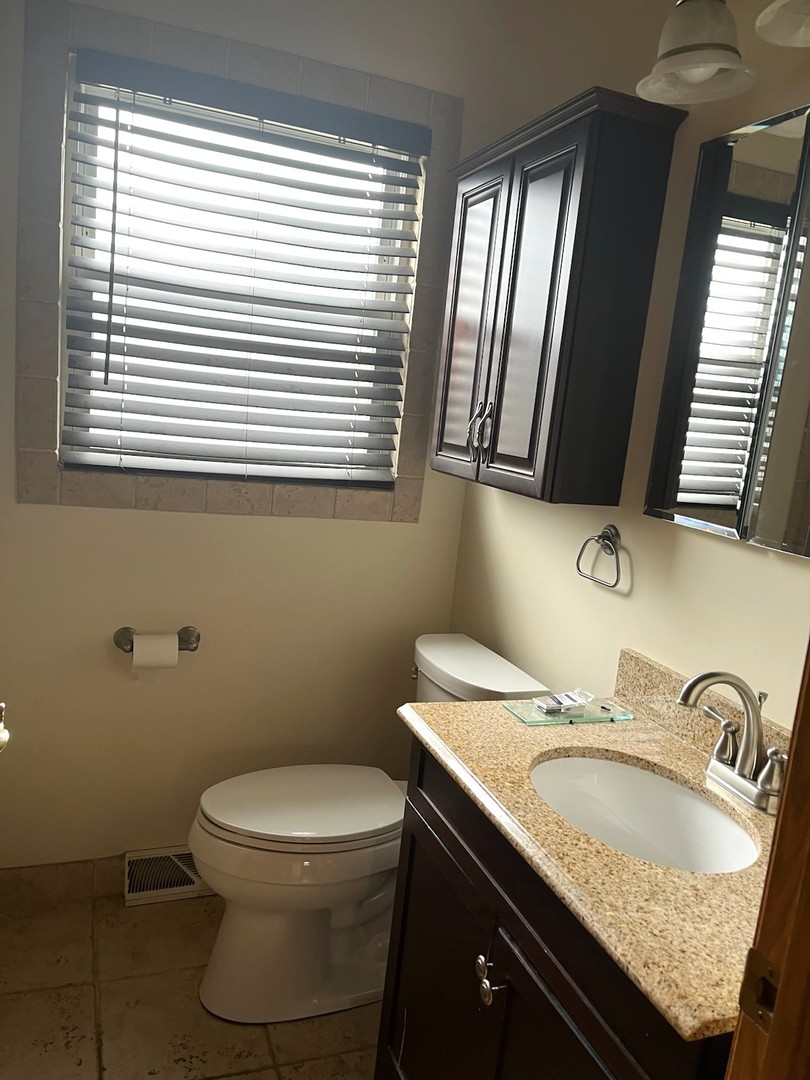 5959 S Rutherford Avenue Property Photo 11