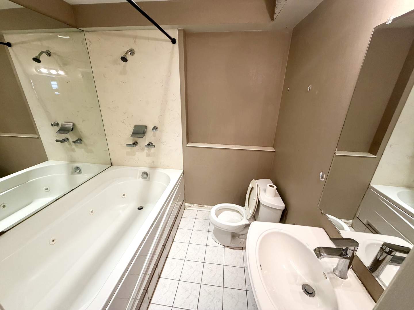 28w560 Bolles Avenue Property Photo 6