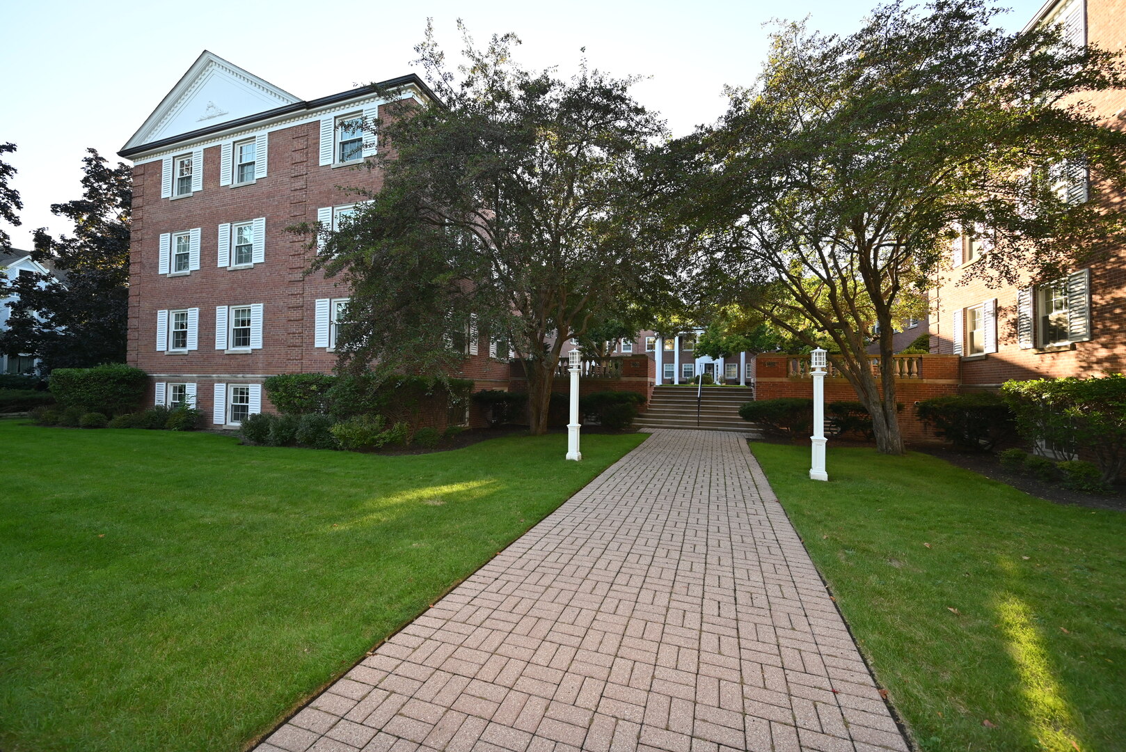 1402 Hinman Avenue 2e Property Photo 1