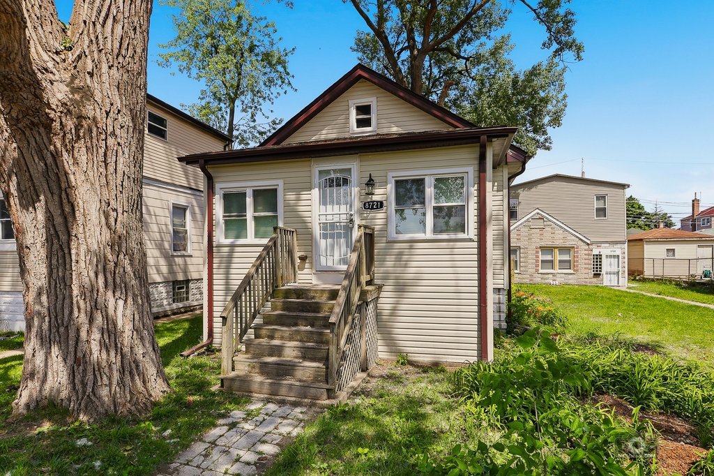 8721 S Constance Avenue Property Photo 1