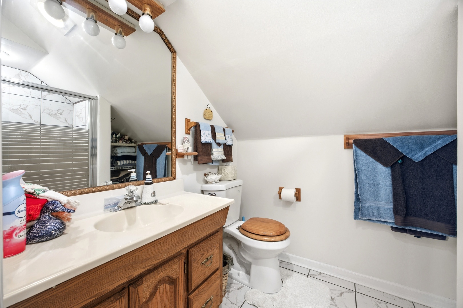 1610 Elmdale Avenue Property Photo 13