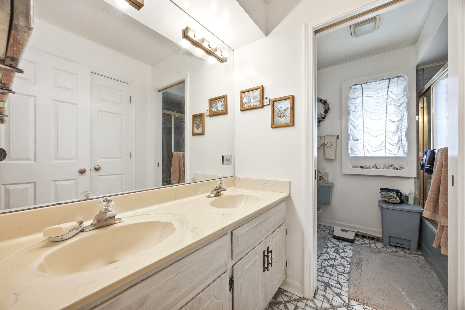 1610 Elmdale Avenue Property Photo 15
