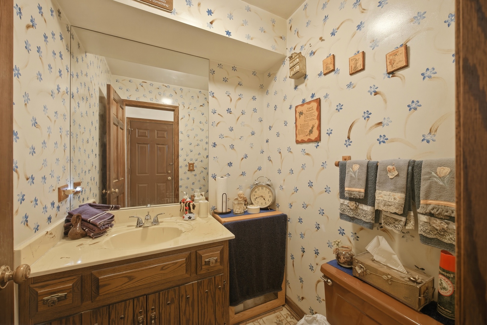 1610 Elmdale Avenue Property Photo 21