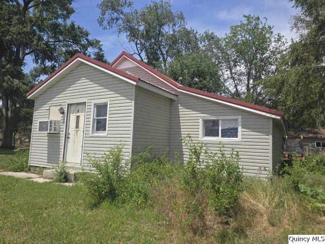 212 E Douglas Property Photo 1