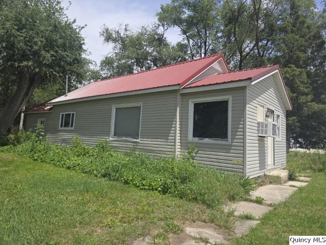 212 E Douglas Property Photo 16