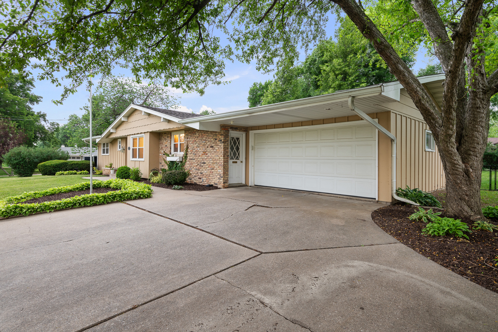 4326 El Rancho Drive Property Photo 4