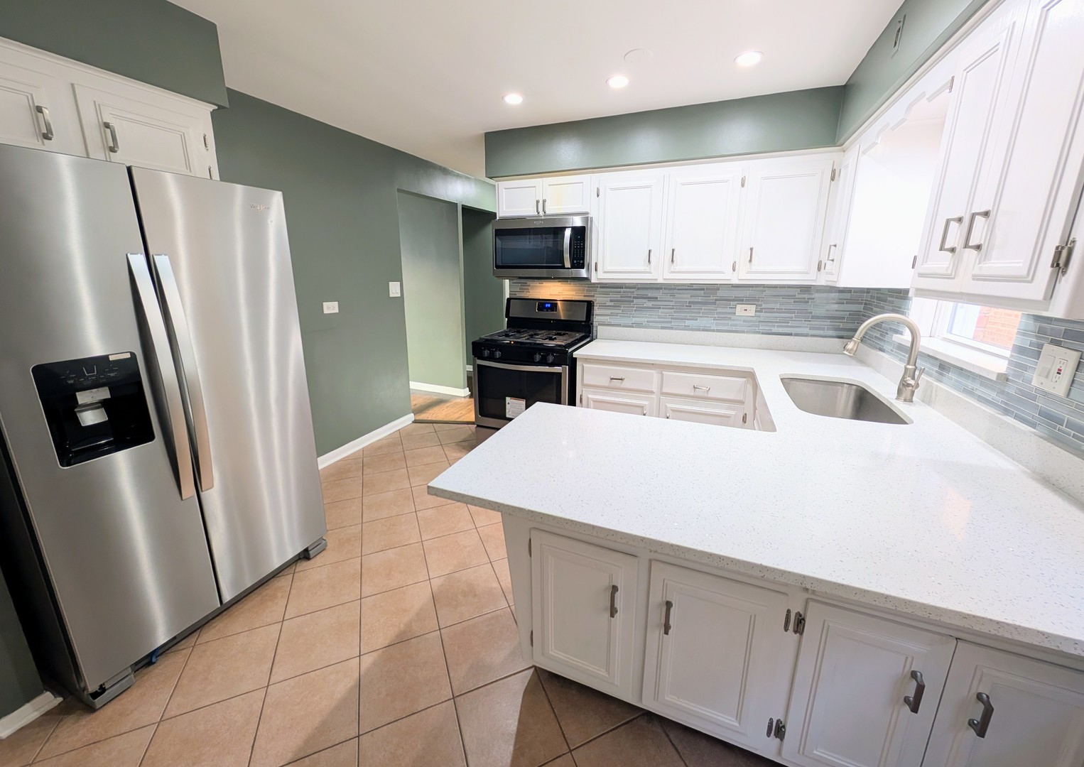 8642 W Berwyn Avenue 2s Property Photo 3