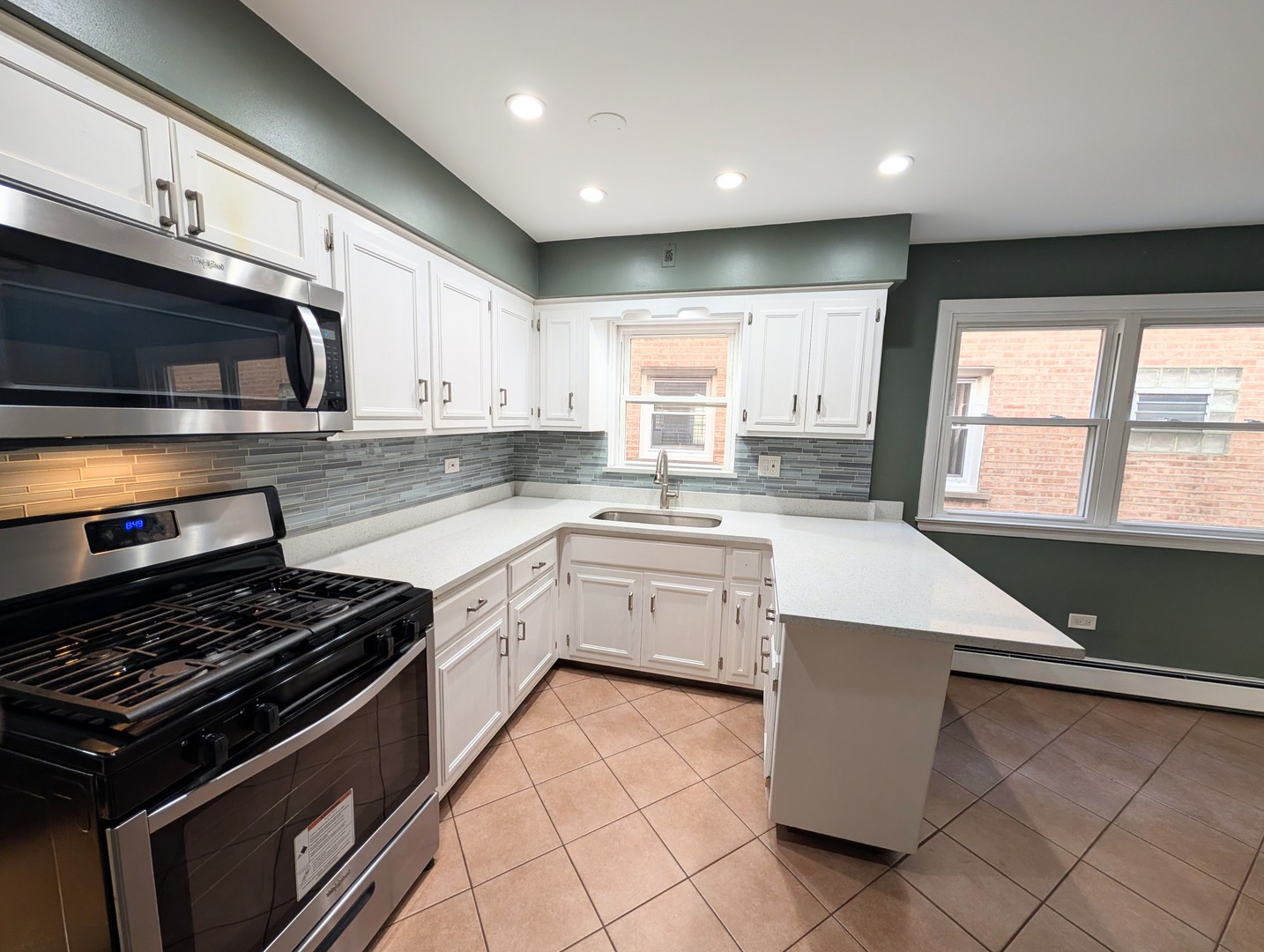 8642 W Berwyn Avenue 2s Property Photo 5