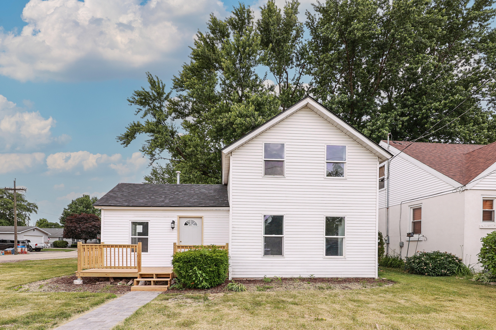 209 S Jackson Street Property Photo 1