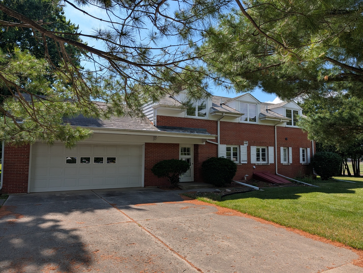 1225 Tilton Park Drive Property Photo 3