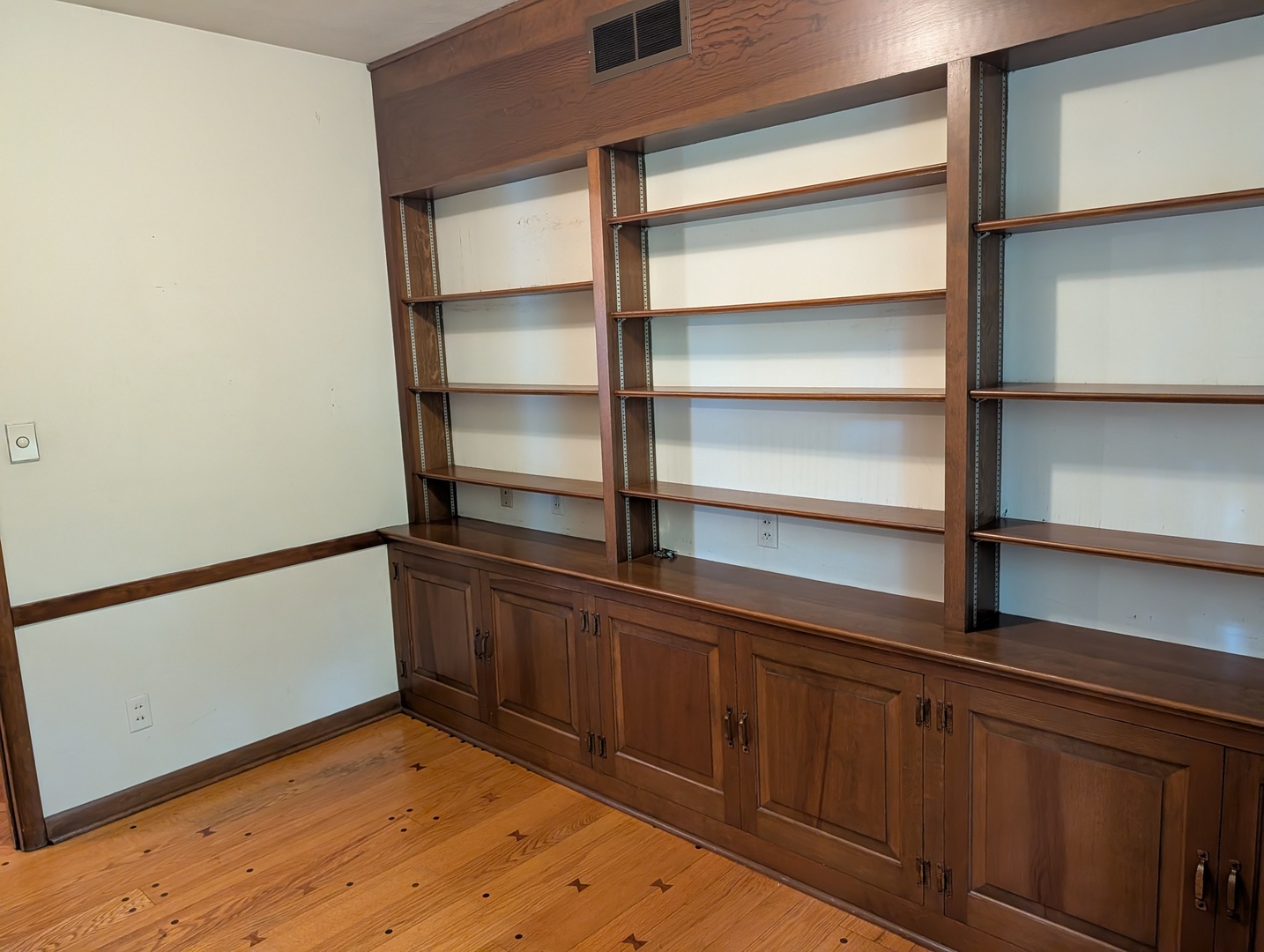 1225 Tilton Park Drive Property Photo 11
