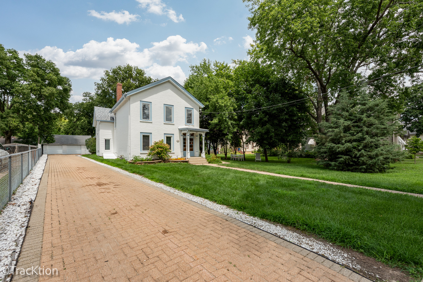 383 W Park Avenue Property Photo 1