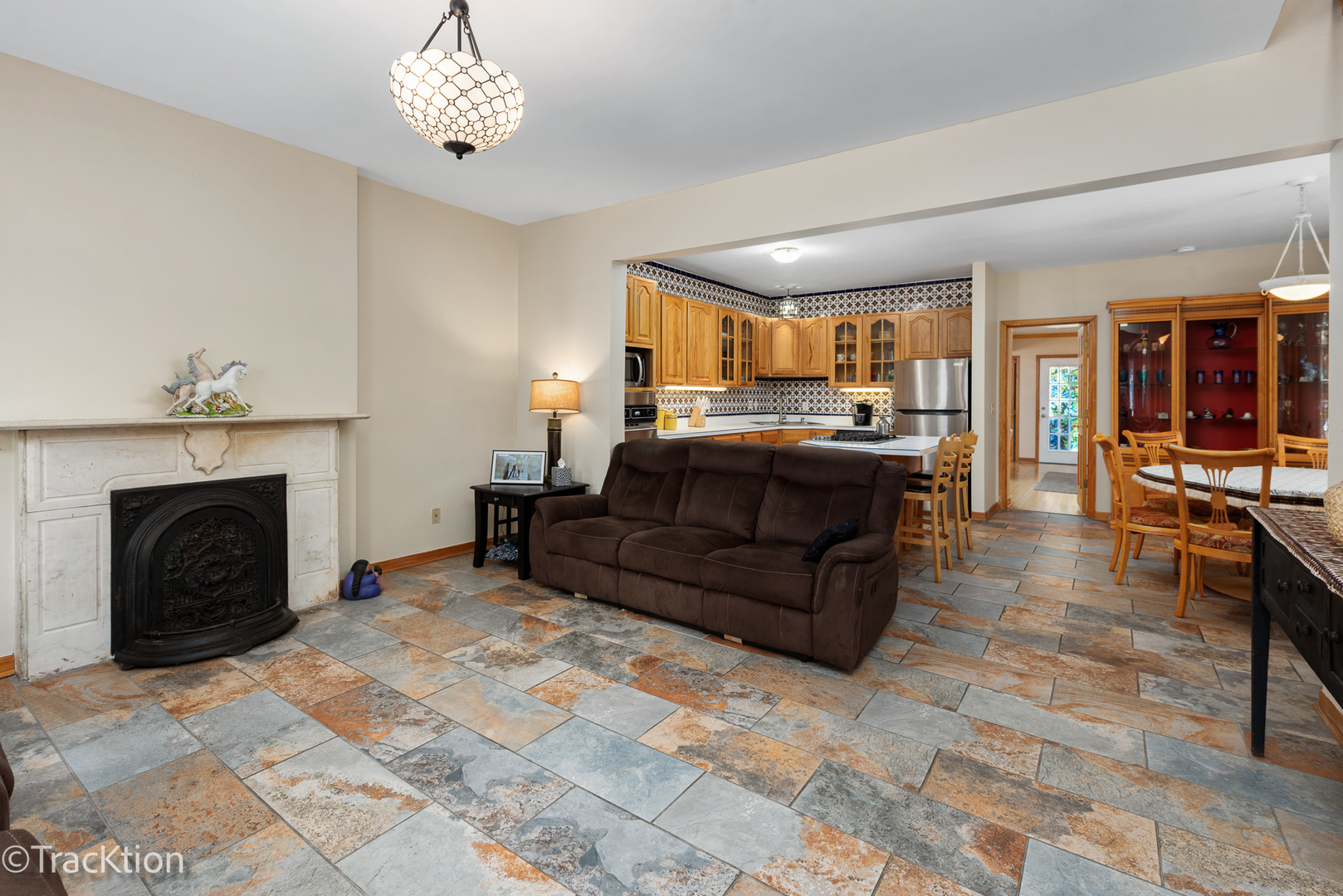 383 W Park Avenue Property Photo 6