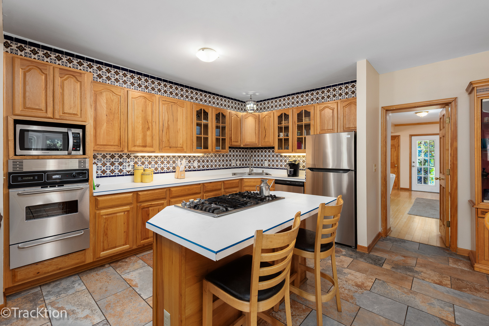 383 W Park Avenue Property Photo 7