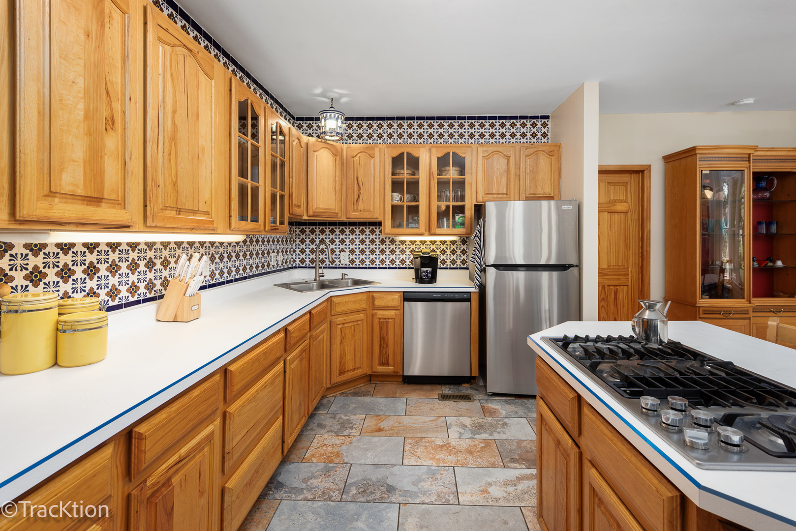 383 W Park Avenue Property Photo 8