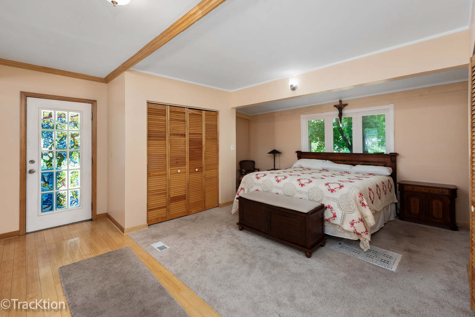 383 W Park Avenue Property Photo 11