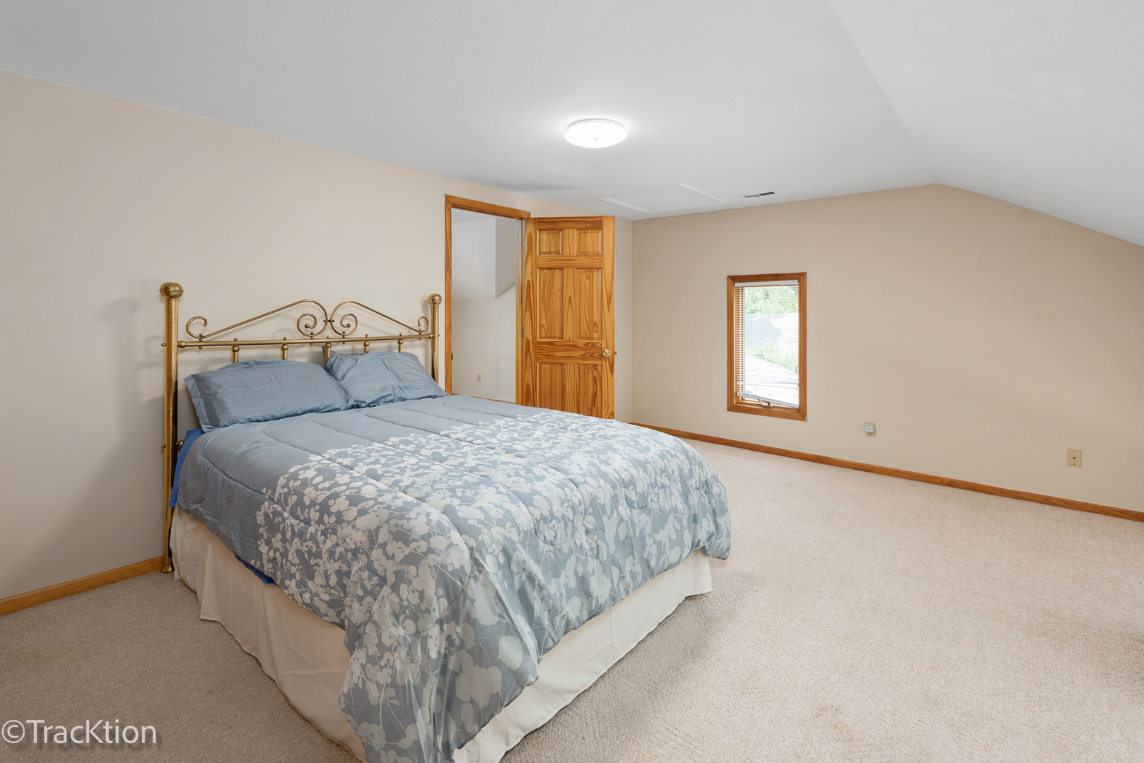 383 W Park Avenue Property Photo 16