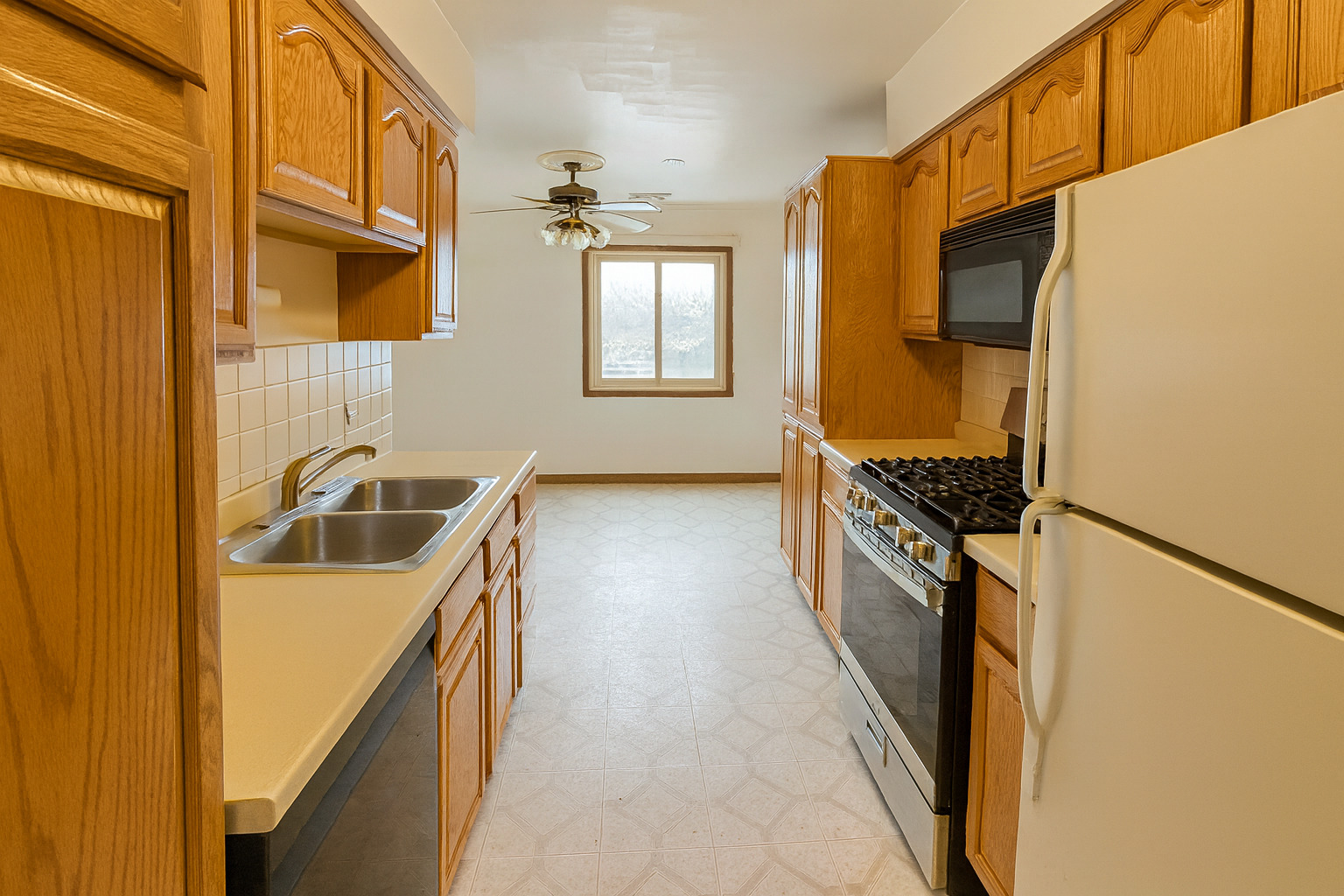 10424 Central Avenue 3ne Property Photo 2