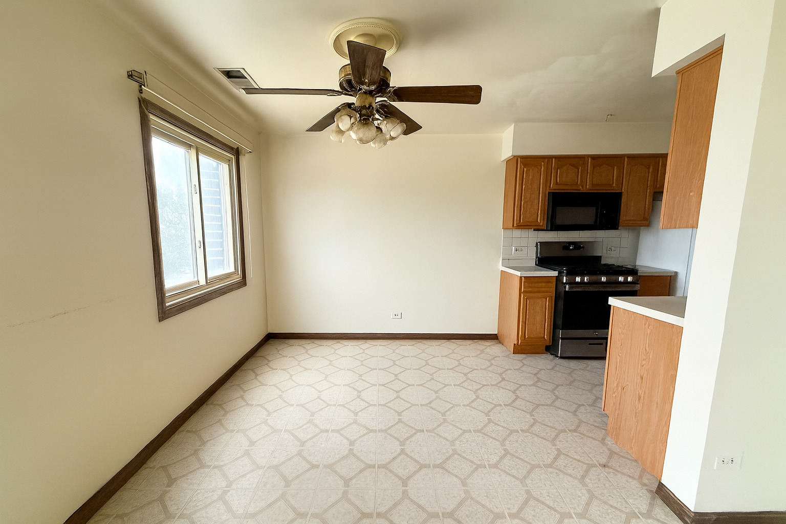 10424 Central Avenue 3ne Property Photo 3