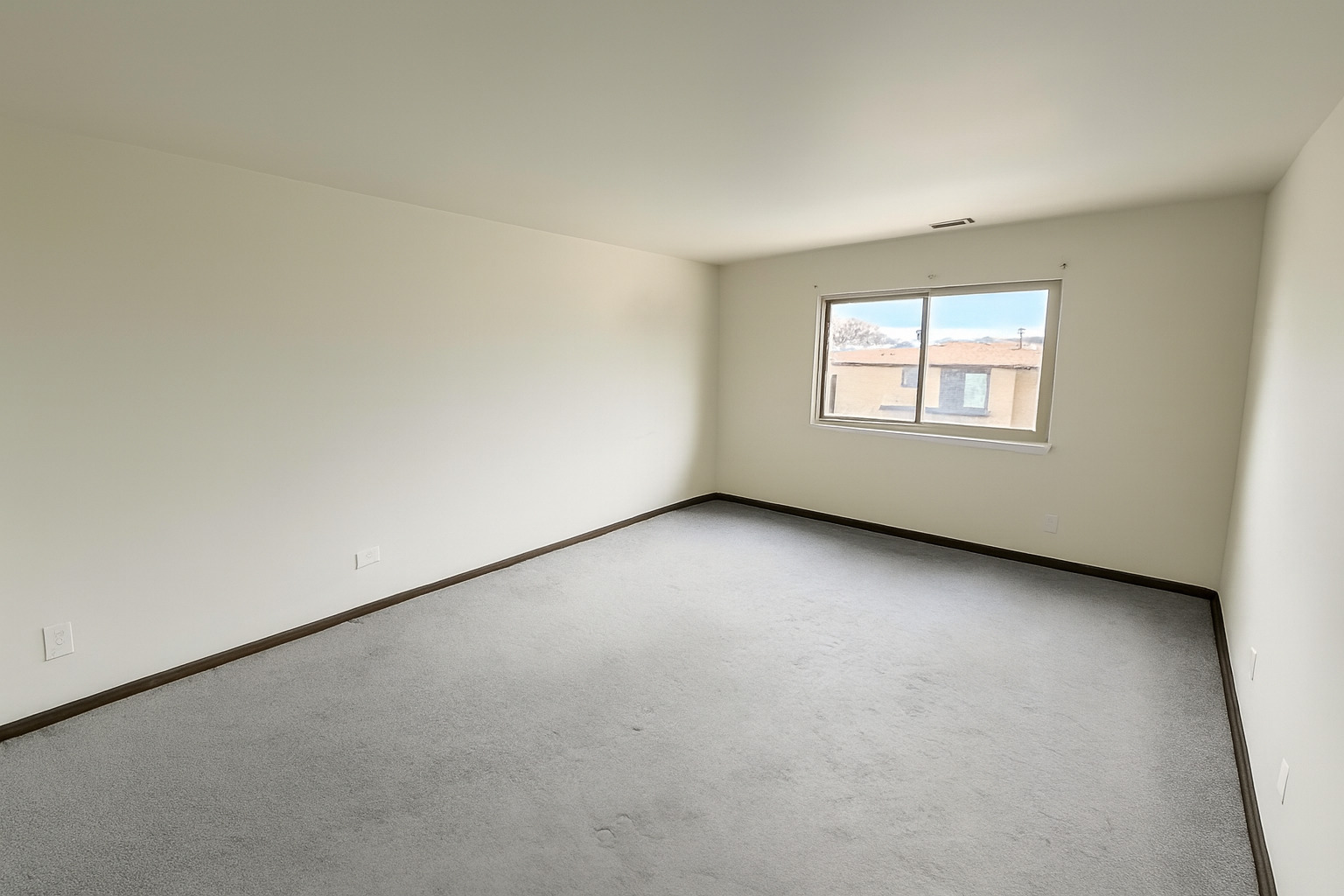 10424 Central Avenue 3ne Property Photo 5