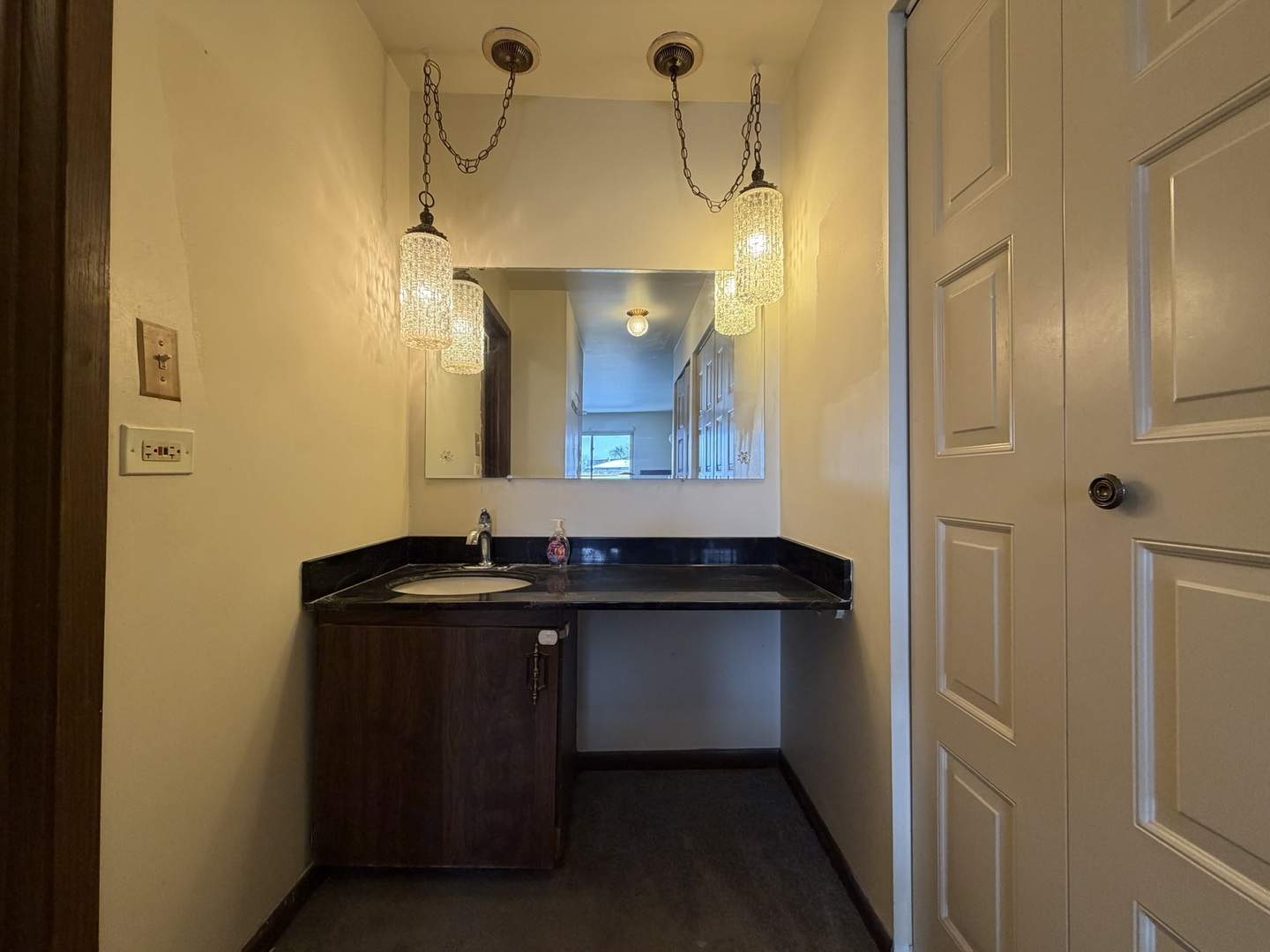 10424 Central Avenue 3ne Property Photo 6