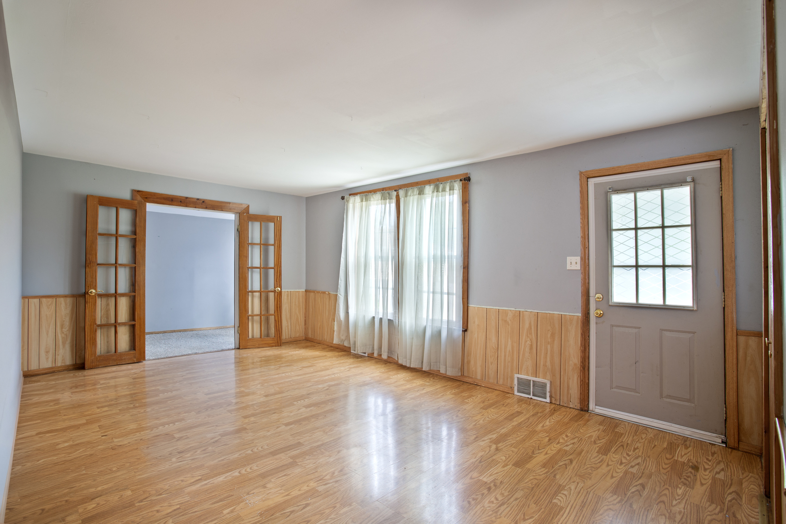 26094 W Ingleside Avenue Property Photo 3