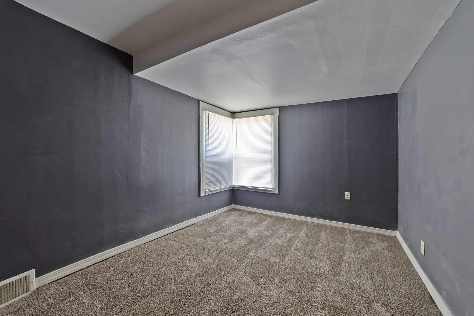 26094 W Ingleside Avenue Property Photo 5