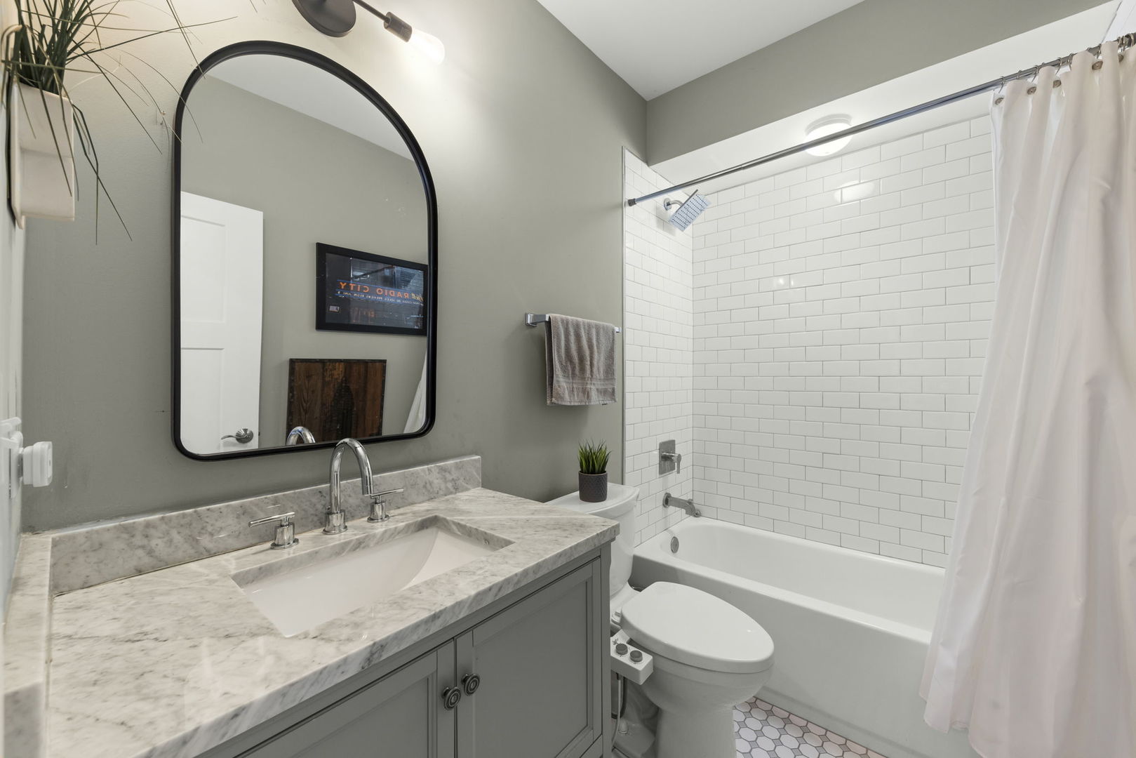 2416 Elmwood Avenue Property Photo 15