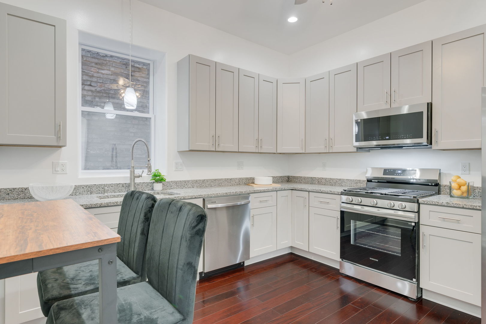 140 W 66th Street 1f Property Photo 4