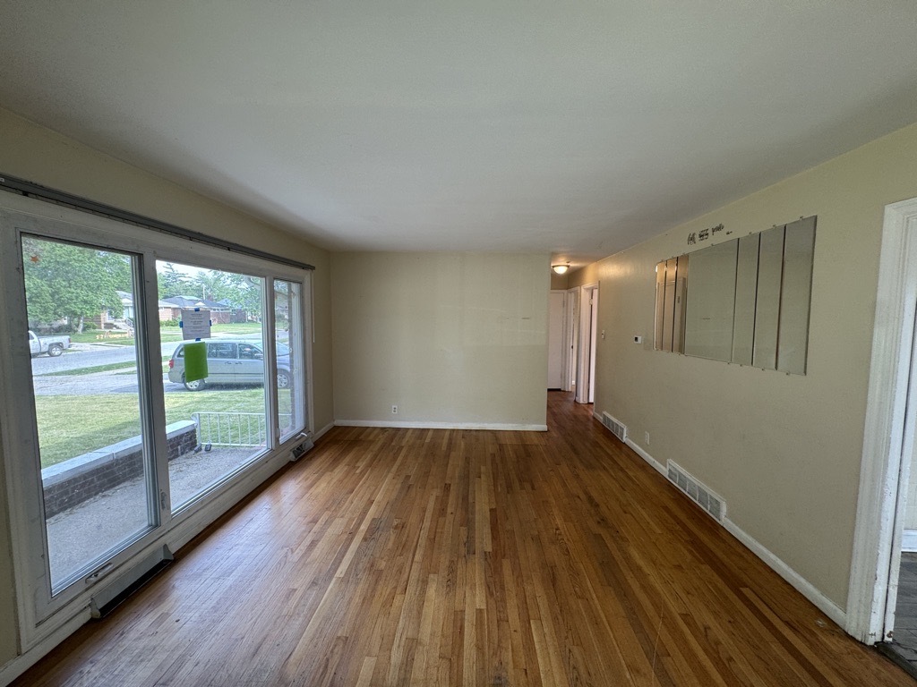386 Clyde Avenue Property Photo 2
