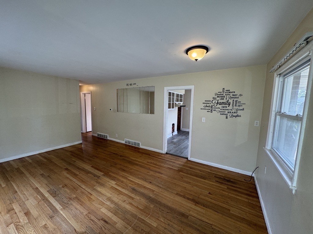 386 Clyde Avenue Property Photo 4