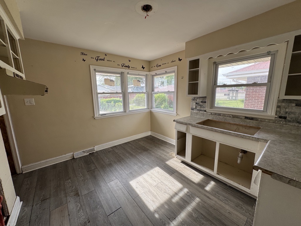 386 Clyde Avenue Property Photo 6