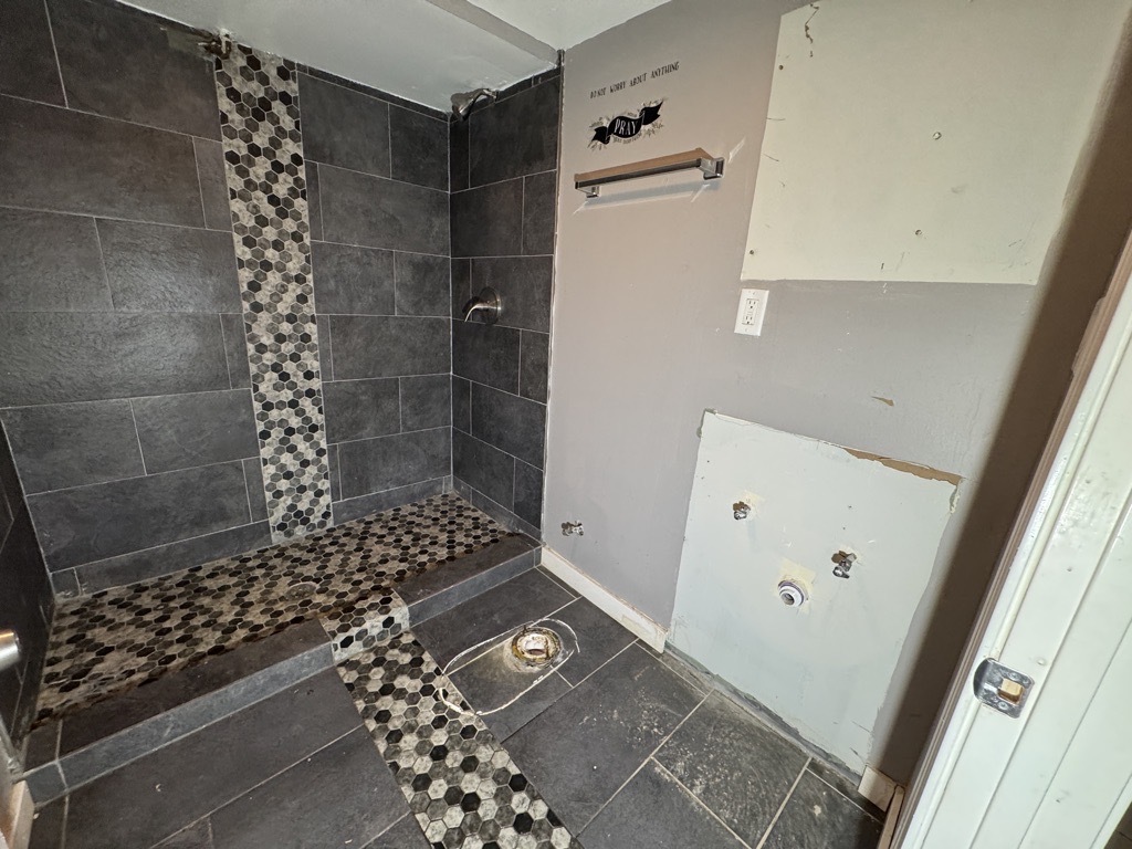 386 Clyde Avenue Property Photo 16