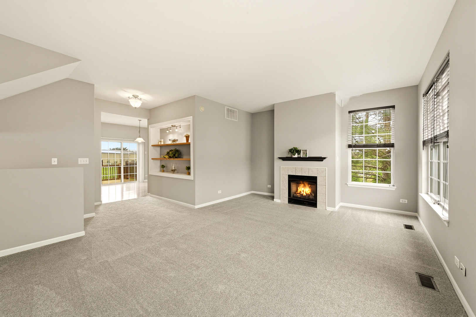 2320 Hudson Circle Property Photo 4