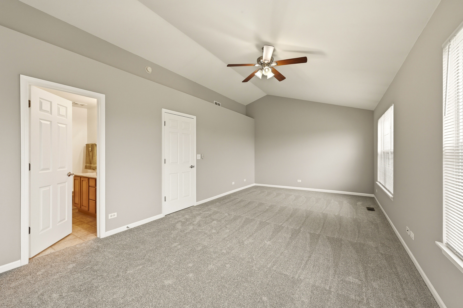 2320 Hudson Circle Property Photo 12
