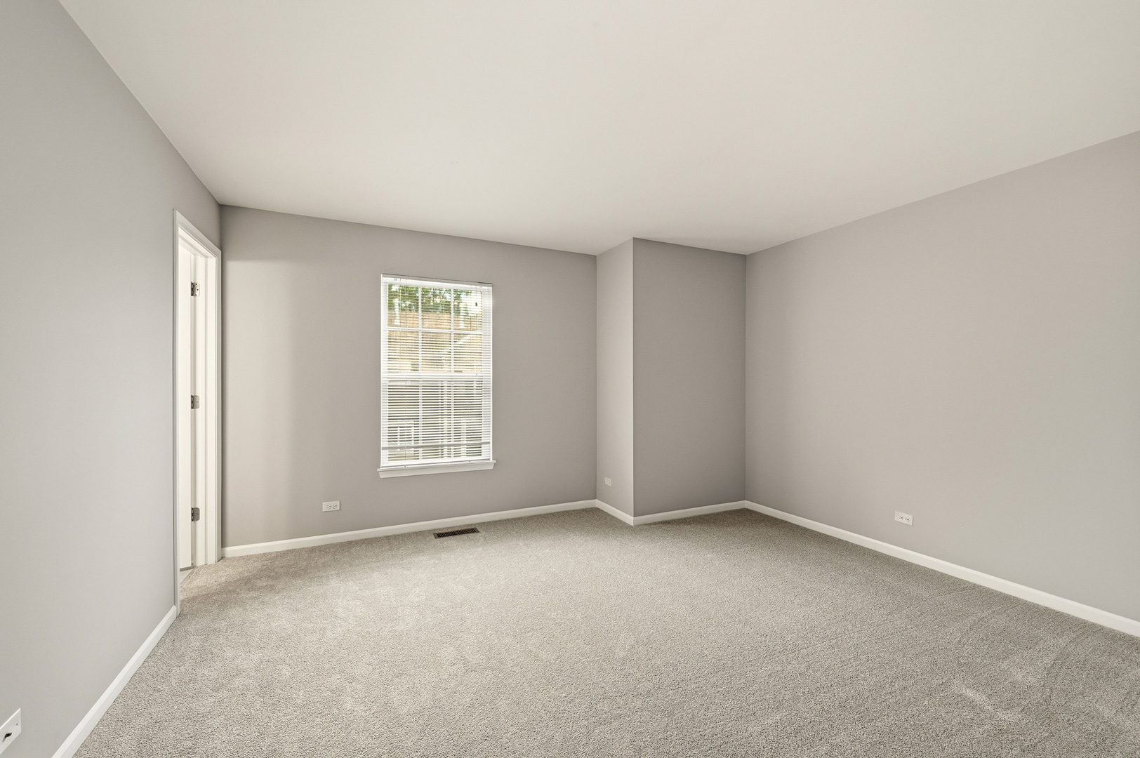 2320 Hudson Circle Property Photo 15