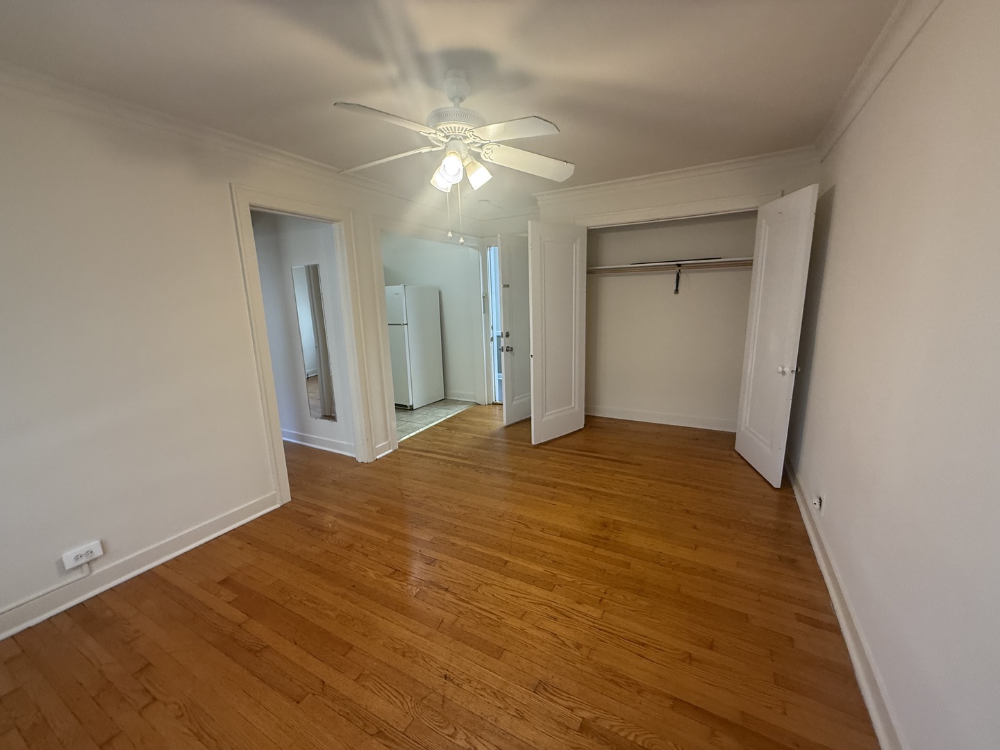 18 E Northwest Highway 5 Property Photo 4