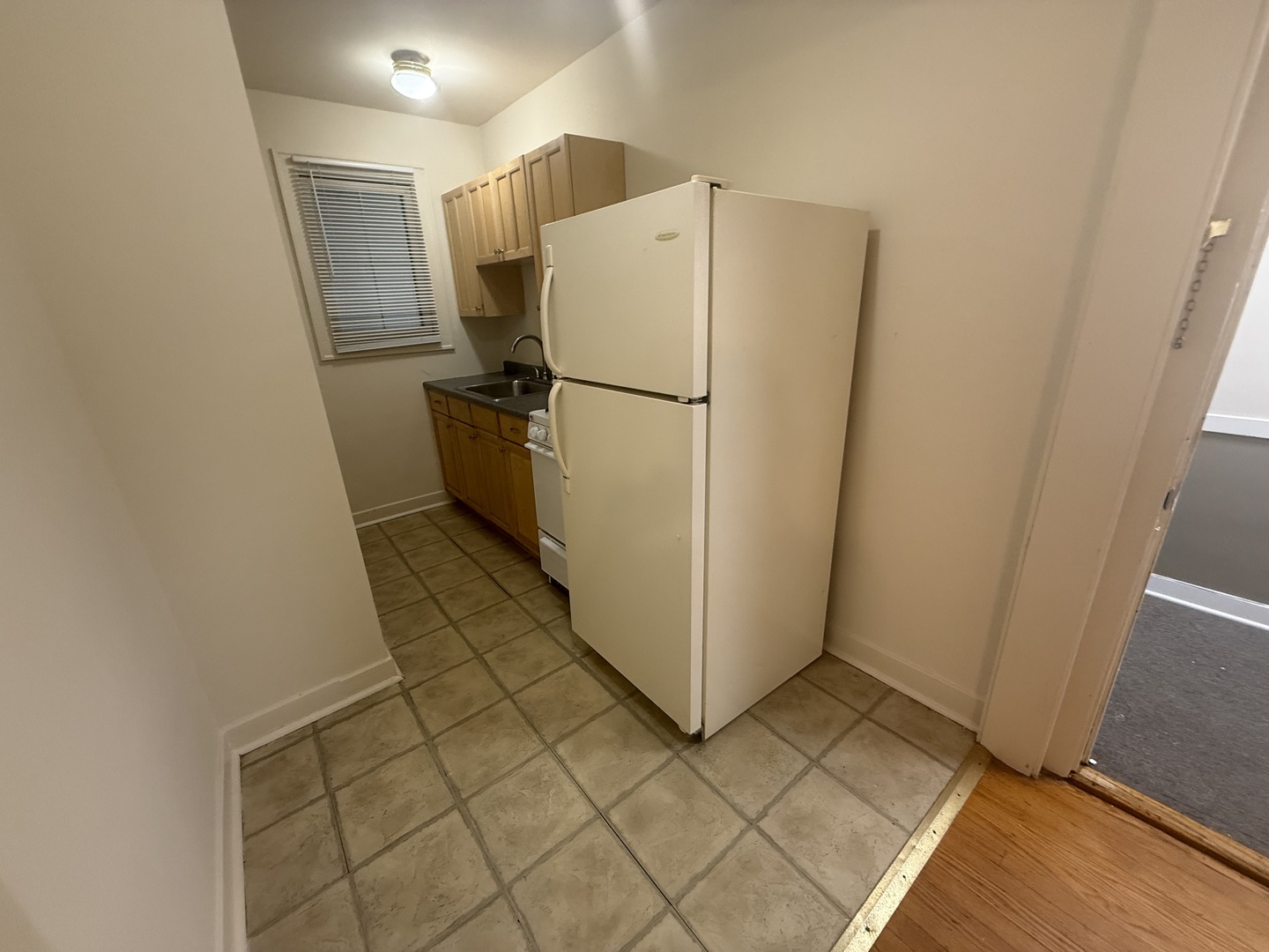 18 E Northwest Highway 5 Property Photo 8