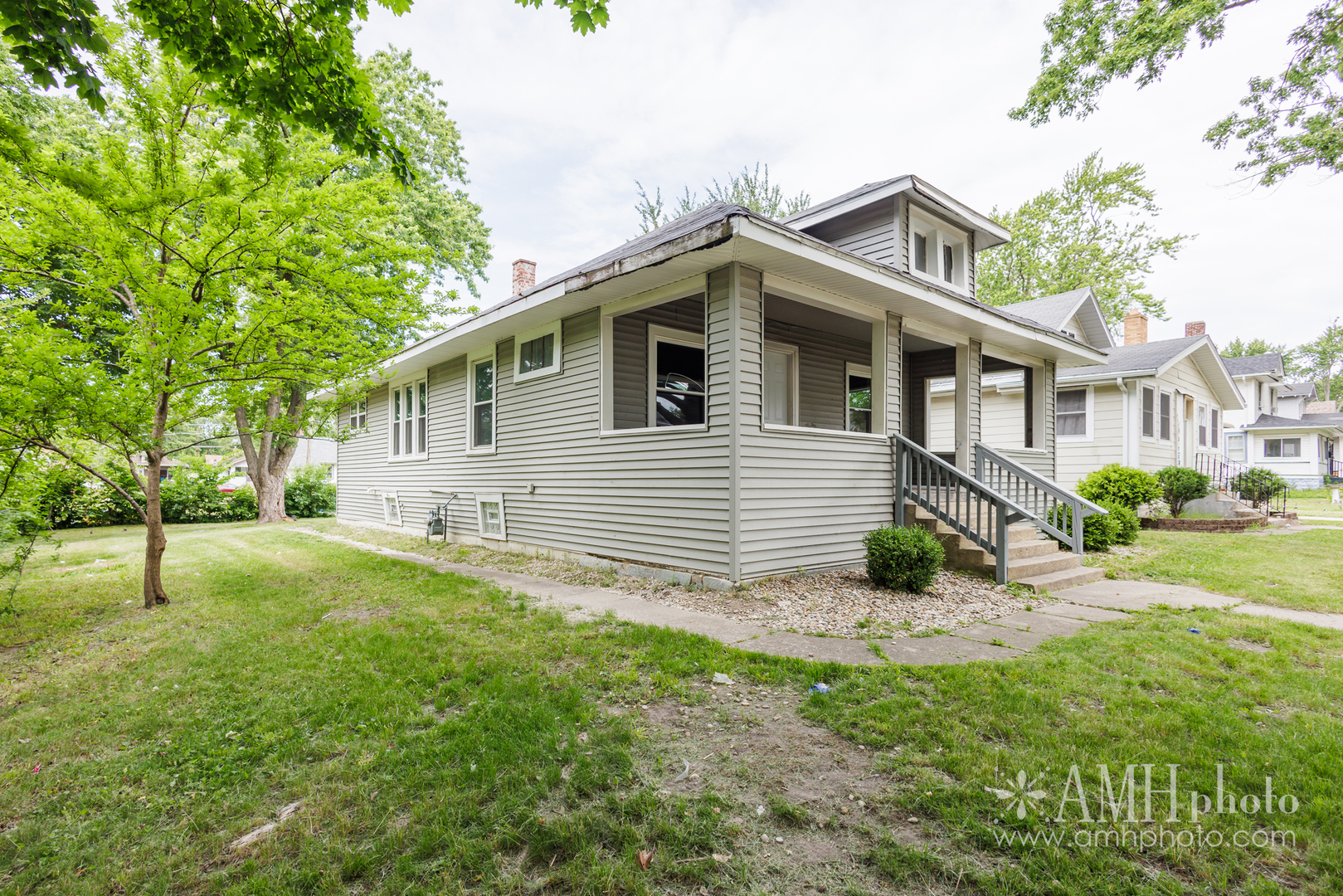 459 S Lincoln Avenue Property Photo 2