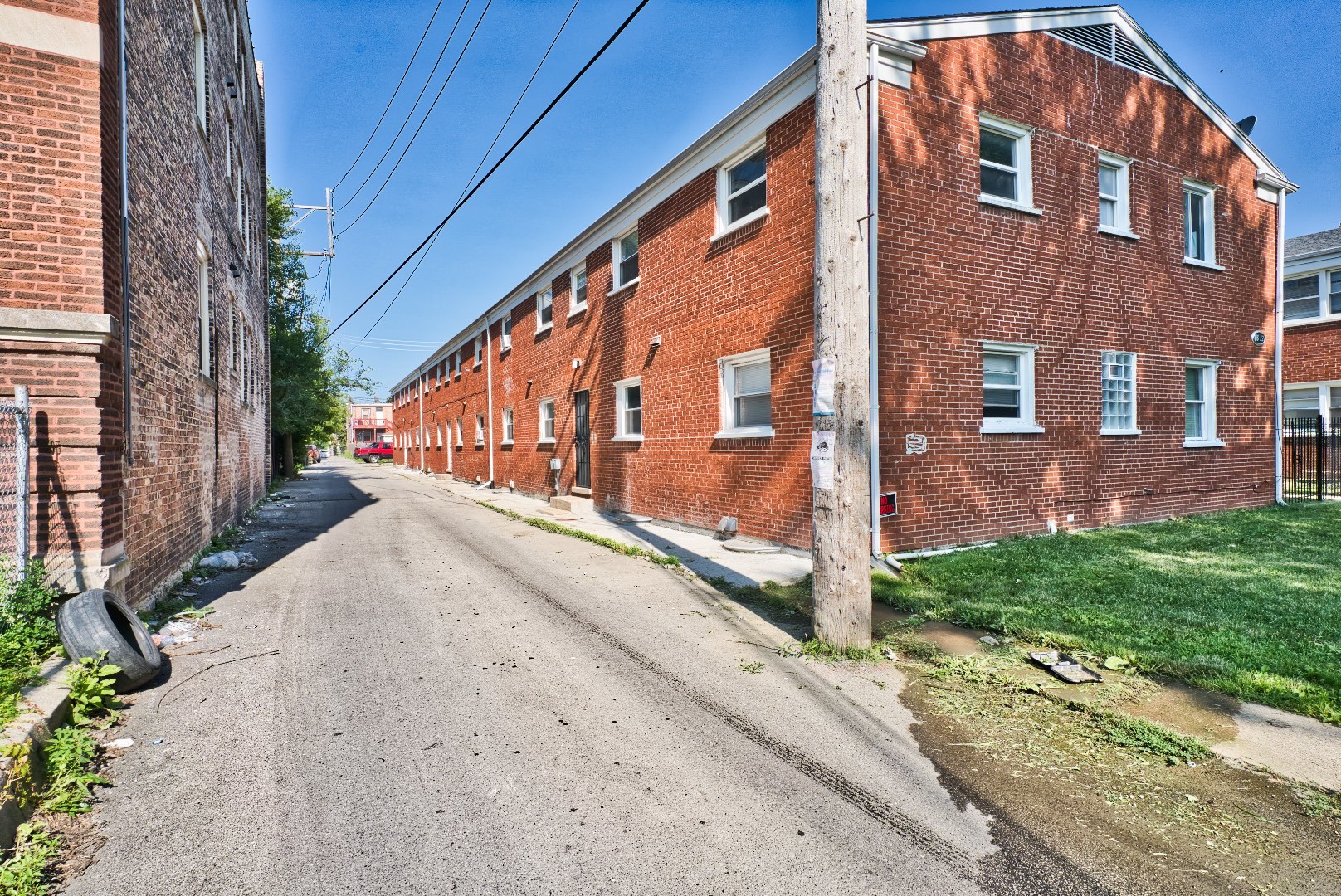 118 N Menard Avenue Property Photo 4
