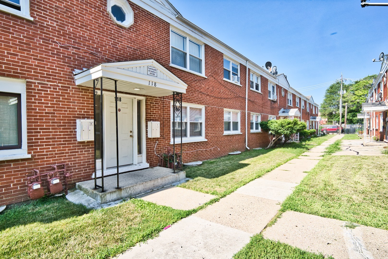 118 N Menard Avenue Property Photo 10
