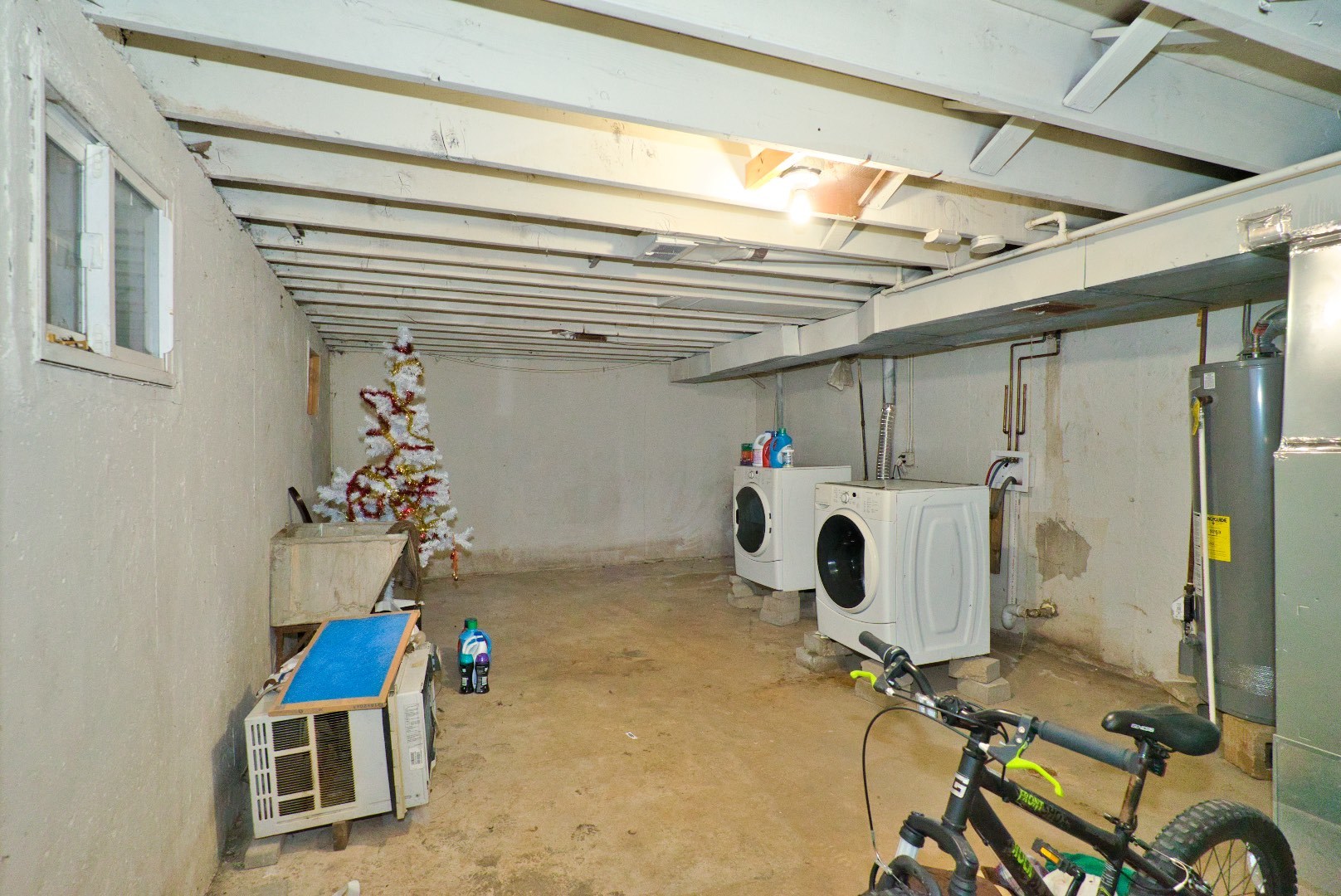 118 N Menard Avenue Property Photo 12