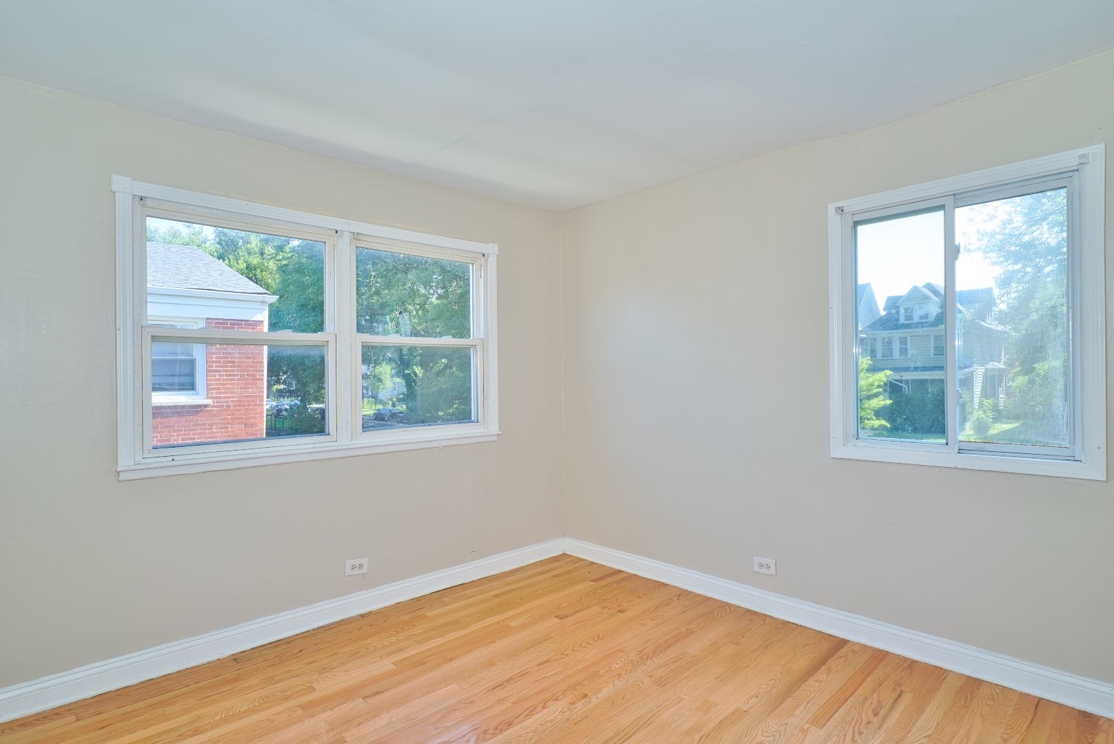118 N Menard Avenue Property Photo 15