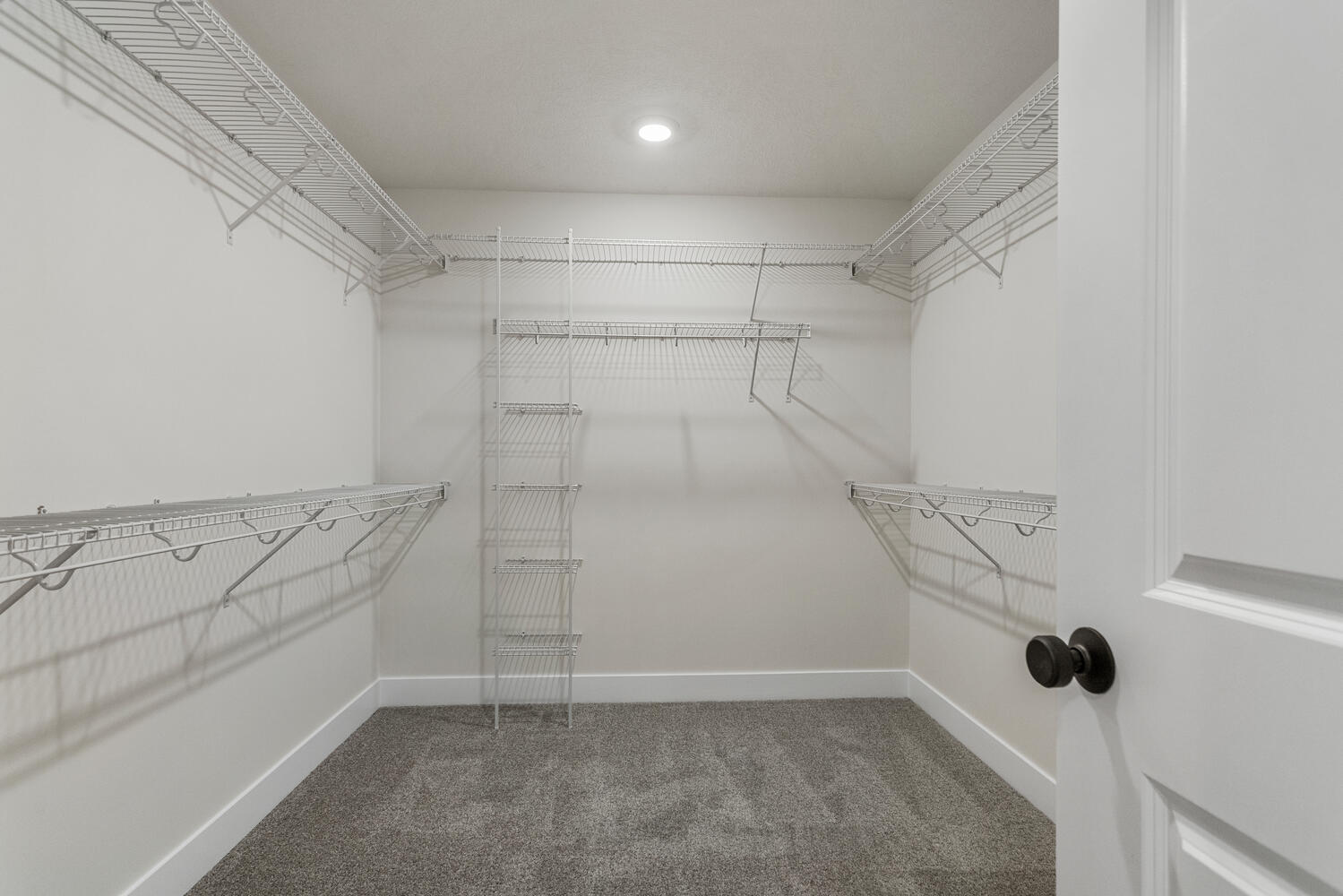 201 Collins Drive Property Photo 25