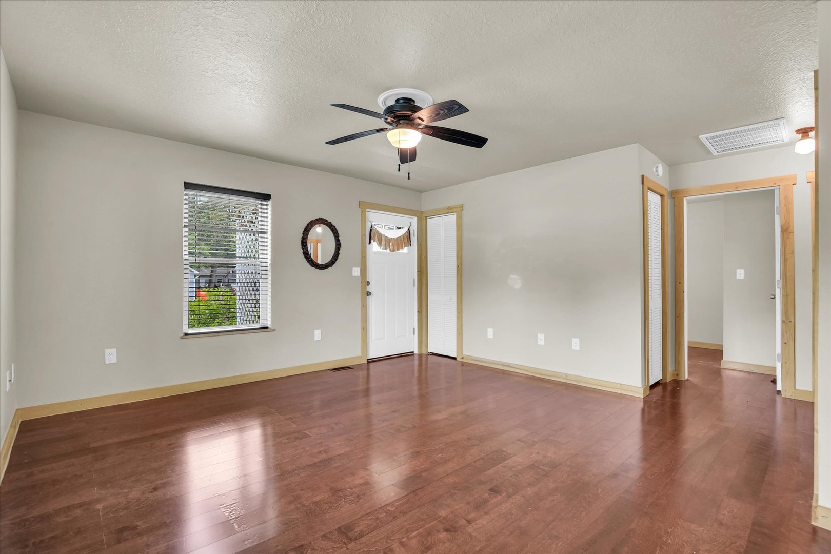 521 N Mcclellan Street Property Photo 8