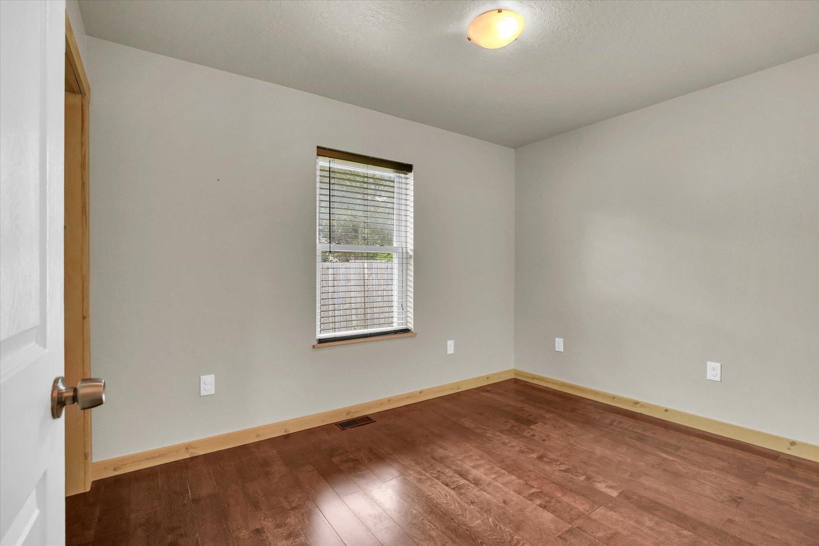 521 N Mcclellan Street Property Photo 14